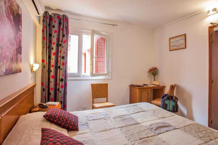 Room 17 of 37