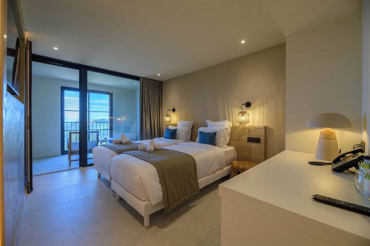 Room 7 of 37