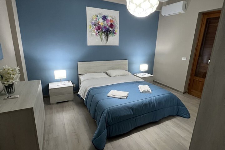Room 33 of 46