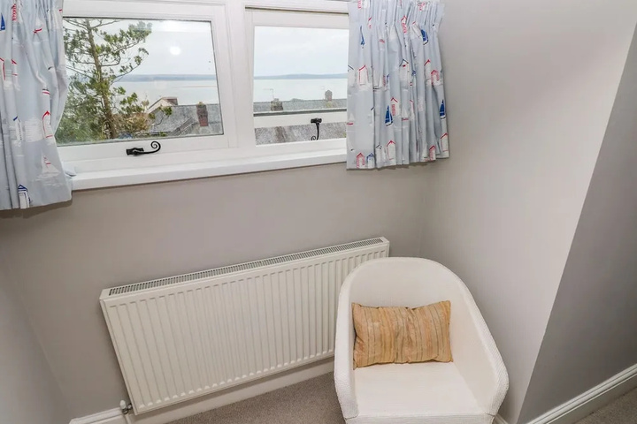 Room 4 of 20