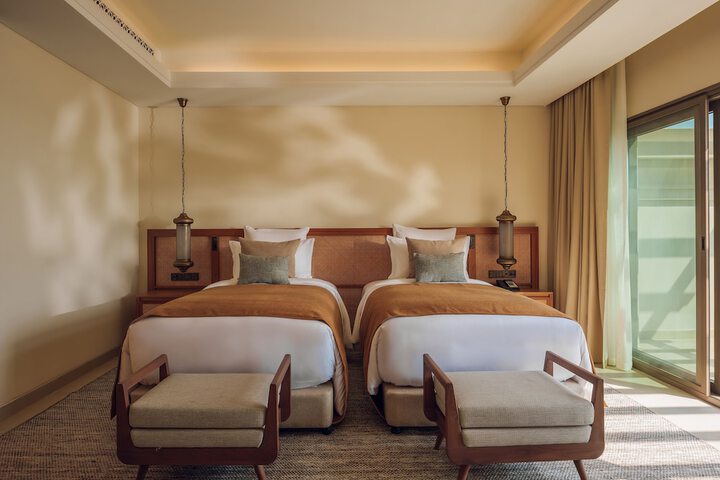 Room 3 of 53