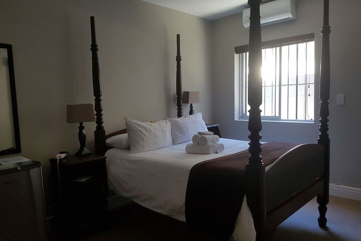 Room 7 of 77