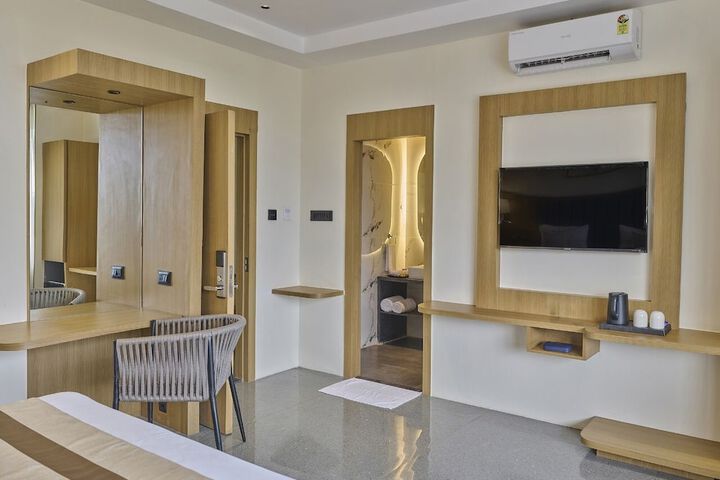 Room 8 of 23