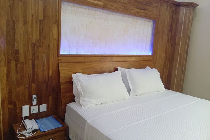 Room 7 of 16