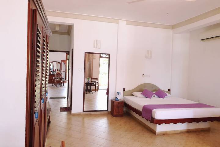 Room 12 of 71