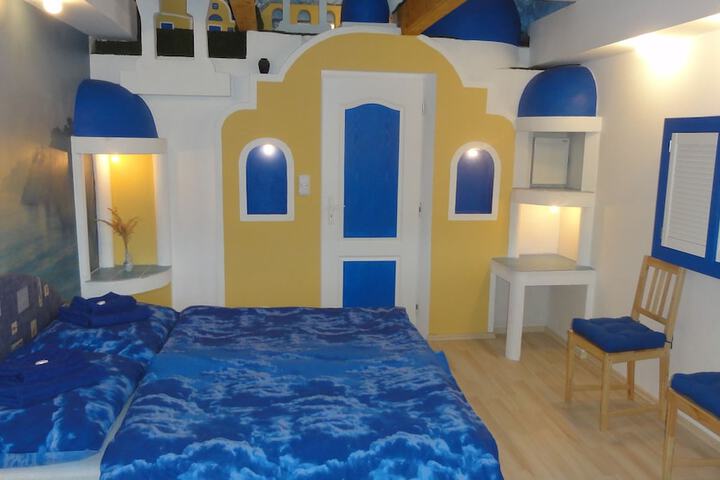 Room 4 of 121