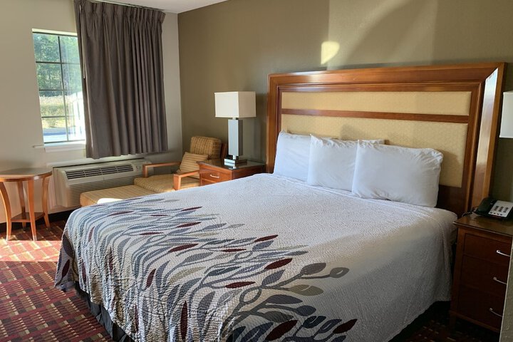 Standard | King Bed (3 of 5)