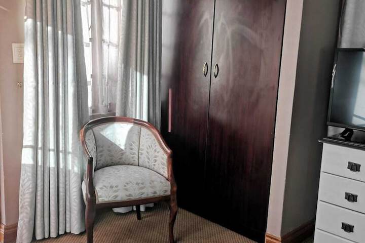 Room 19 of 32