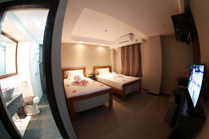 Room 21 of 57