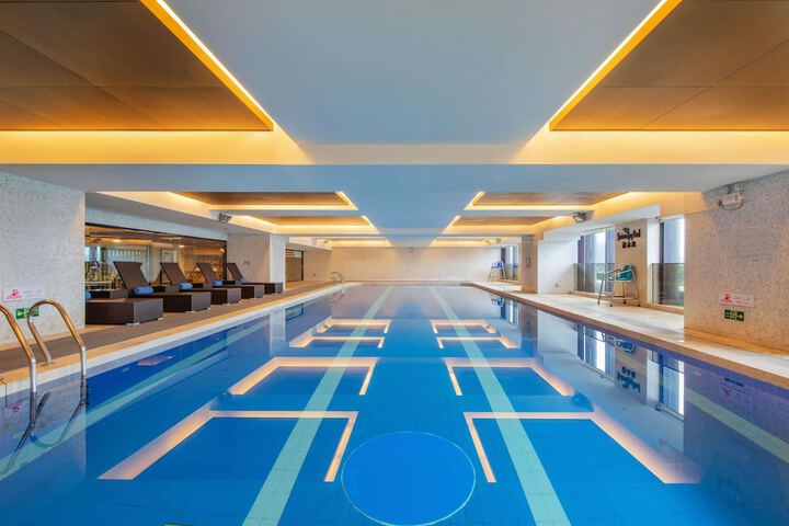 Pool 50 of 105