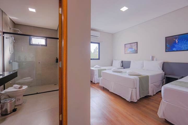 Room 34 of 82