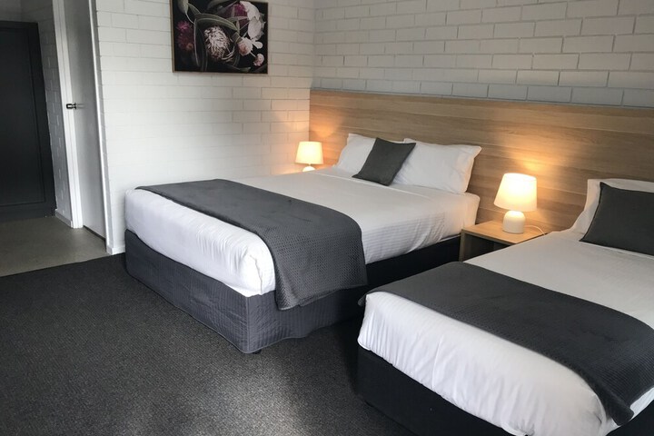 Room 13 of 65
