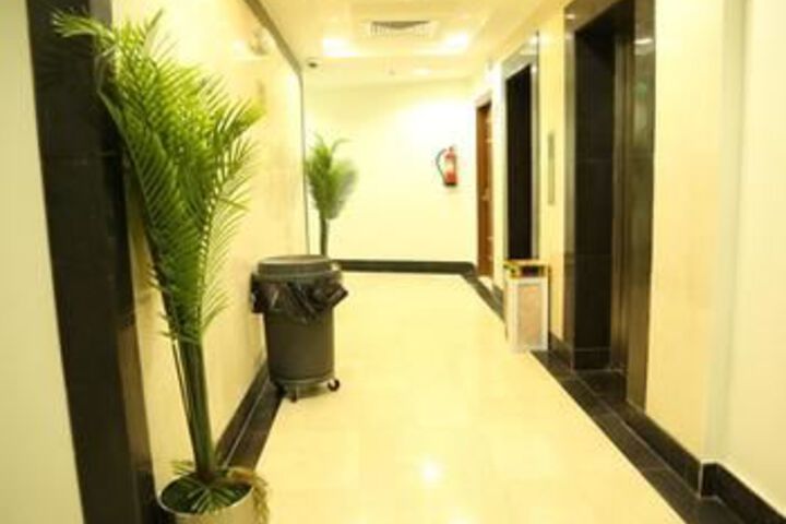 Ballroom/Hall 32 of 45