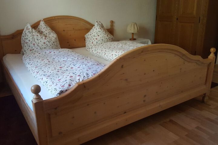 Room 2 of 25
