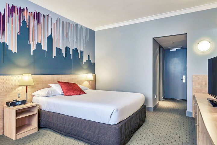 Room 34 of 150