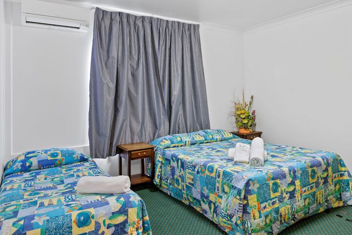 Room 6 of 27