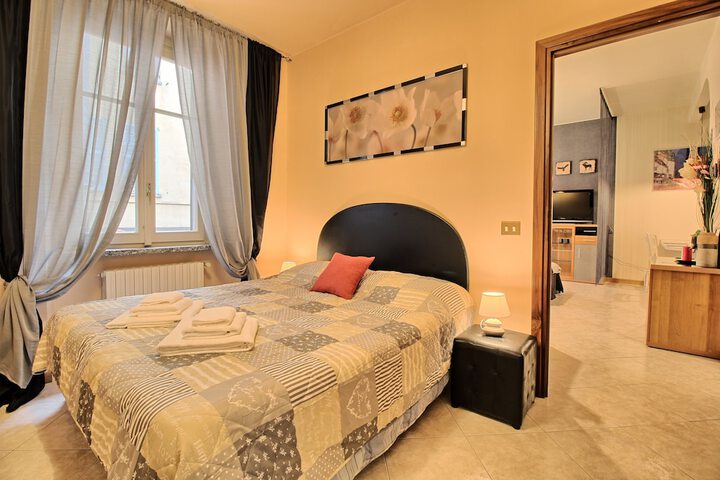 Room 374 of 528