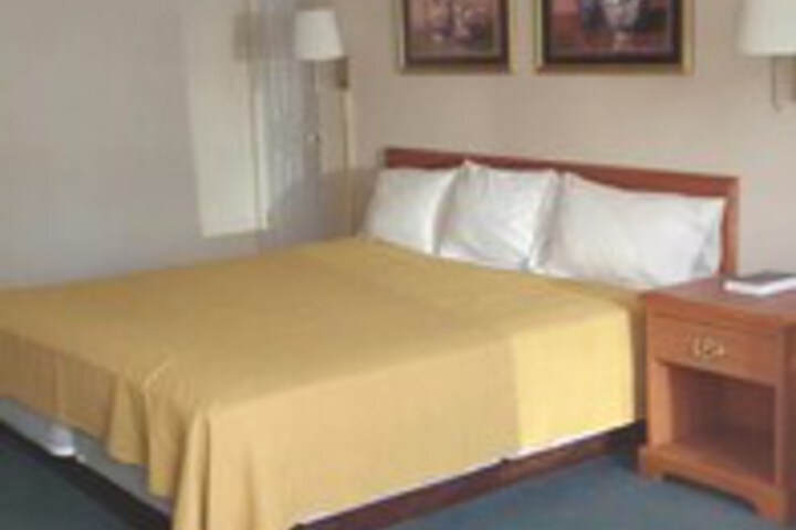 Room 8 of 8