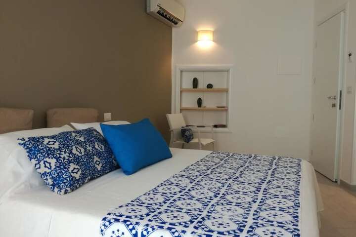 Room 17 of 59