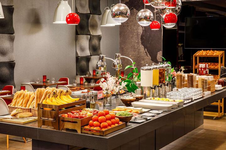 Breakfast area