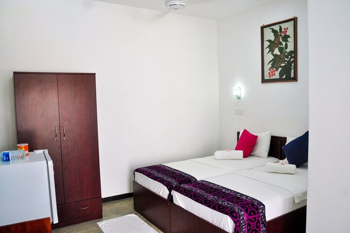 Room 6 of 24