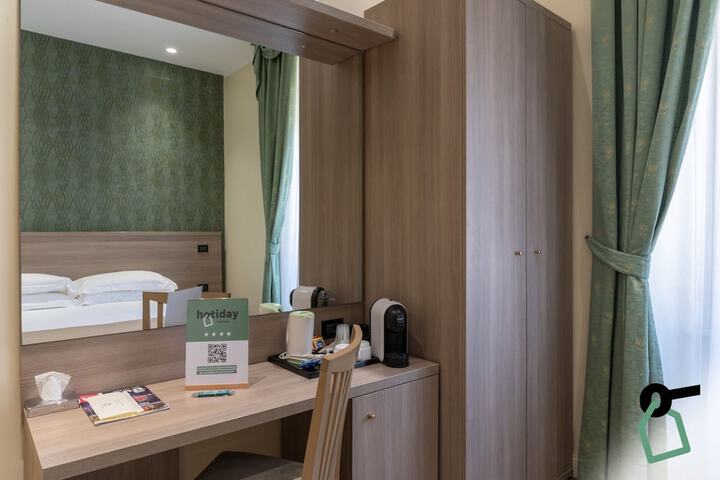 Room 9 of 36