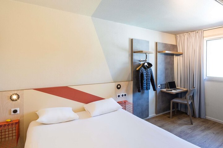 Room 5 of 36
