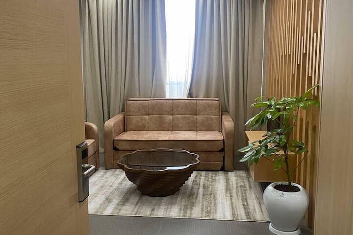 Room 18 of 30