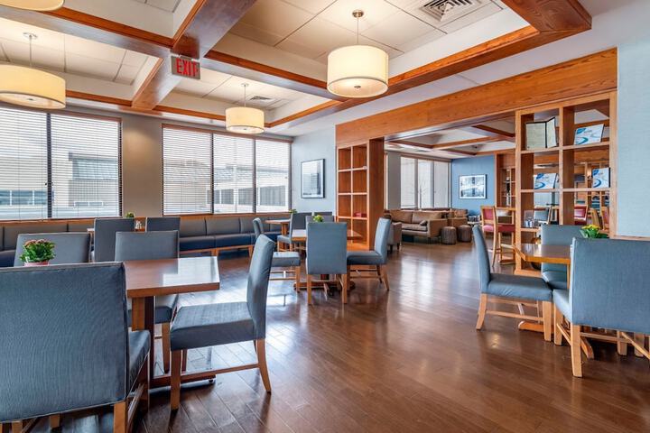 Breakfast/Coffee Service 20 of 28