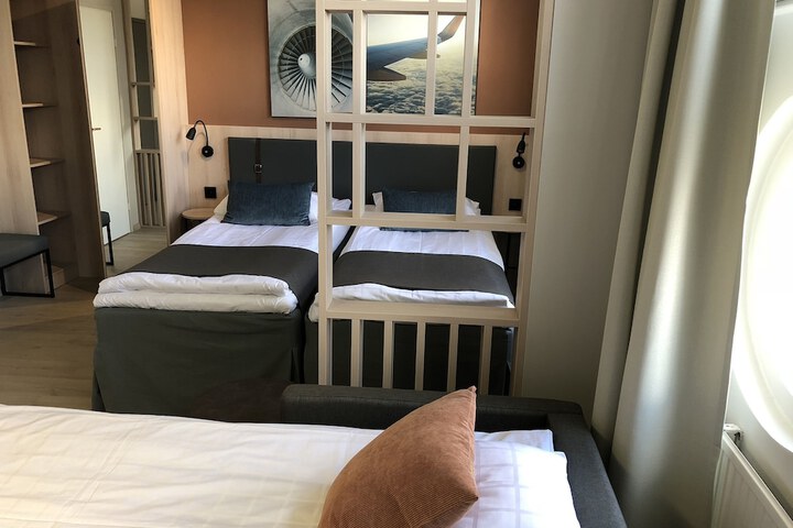 Room 30 of 64