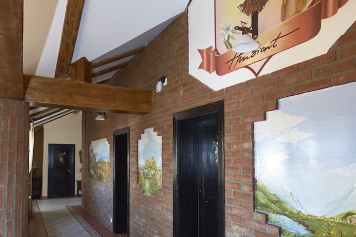 Ballroom/Hall 89 of 125