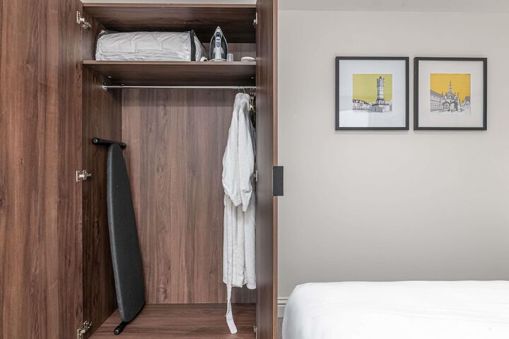 Room 27 of 121