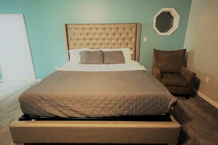 Room 9 of 47