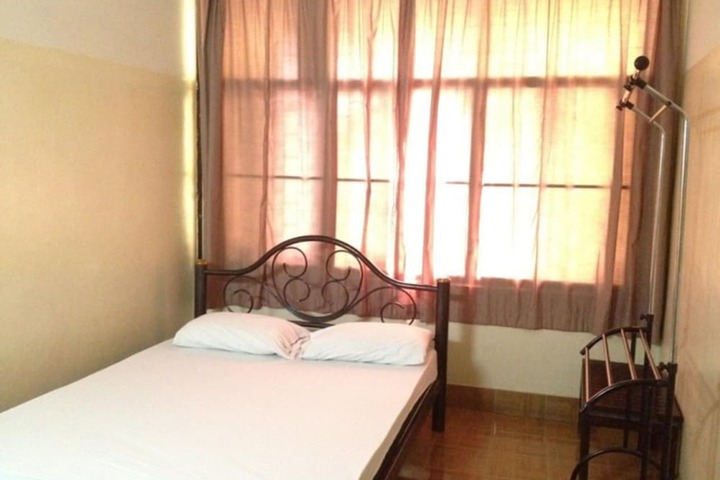 Room 10 of 25