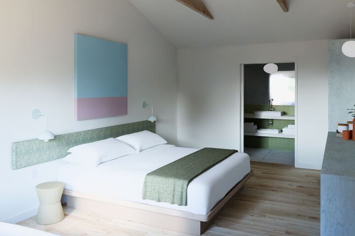 Room 3 of 6