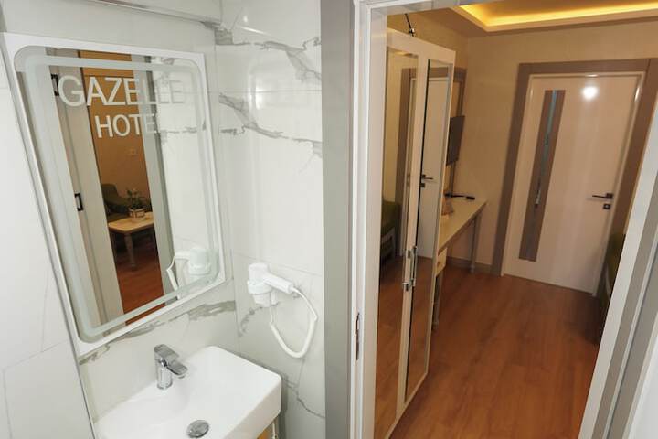 Room 92 of 104