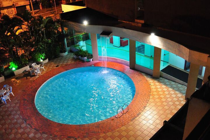 Pool 51 of 73