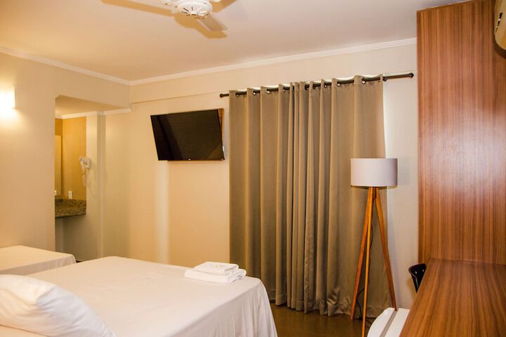 Room 4 of 30