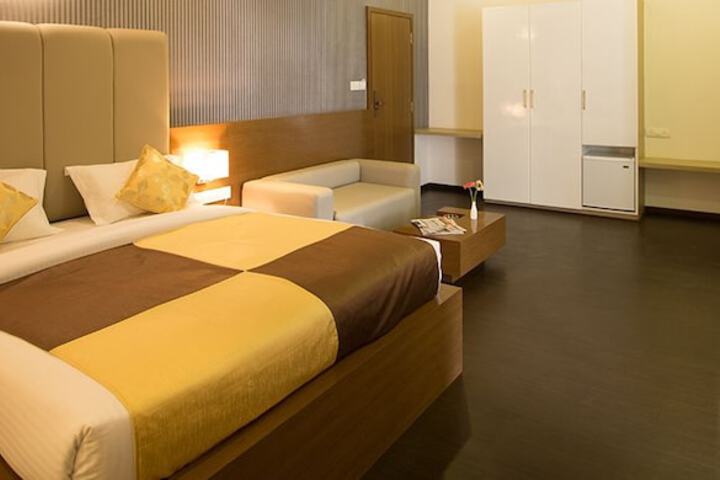 Room 4 of 19