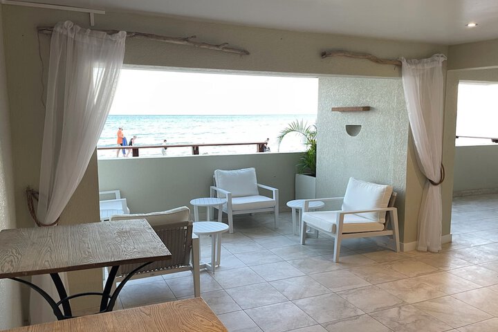 Lounge 135 of 204