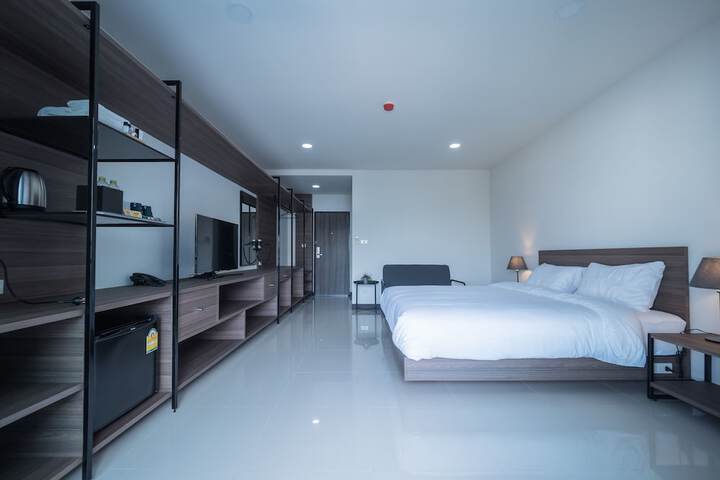 Room 4 of 32