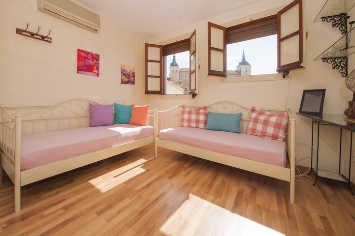 Room 9 of 31