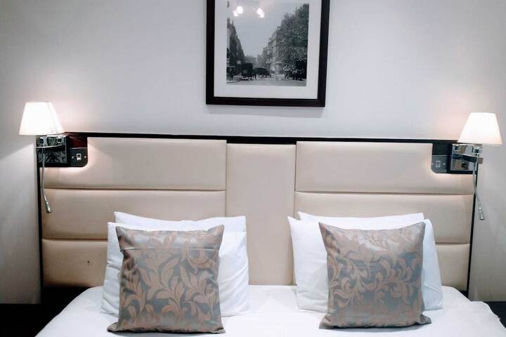Room 44 of 79