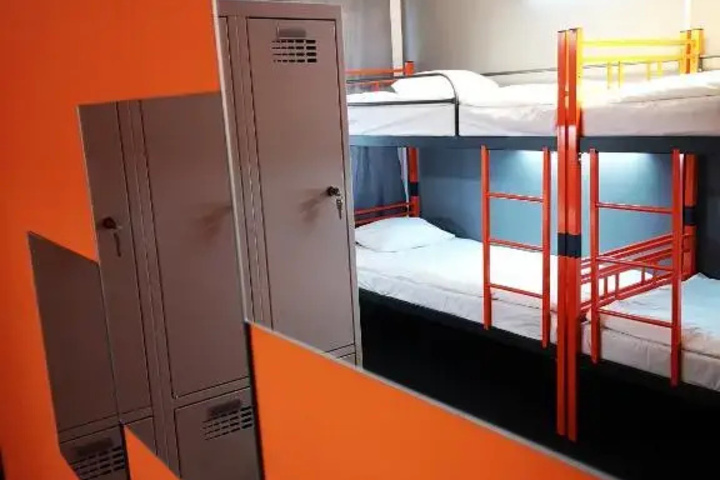 Room 6 of 15