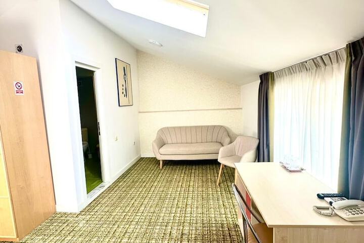 Room 7 of 34