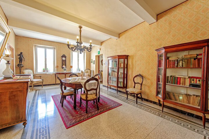 Room 7 of 25