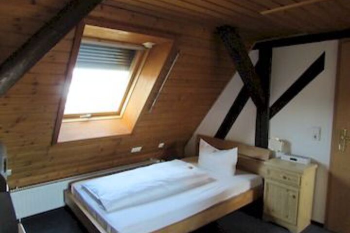 Room 34 of 60