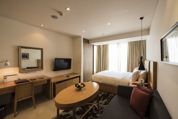 Room 10 of 60