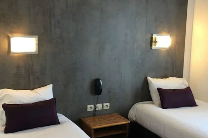 Room 11 of 22