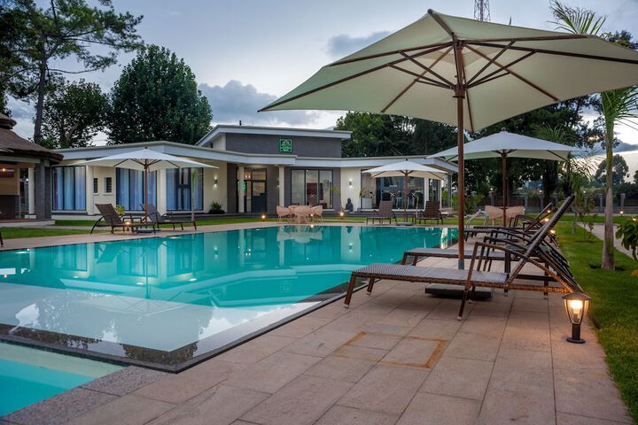 Pool 10 of 19